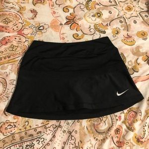 Nike women’s size small black athletic skirt